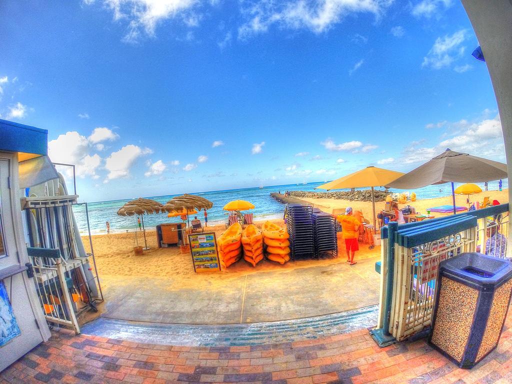 Апартаменты Waikiki Shore 515 Beachfront & Upgrade Гонолулу Экстерьер фото
