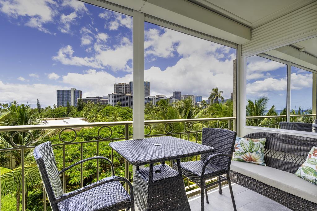 Апартаменты Waikiki Shore 515 Beachfront & Upgrade Гонолулу Экстерьер фото